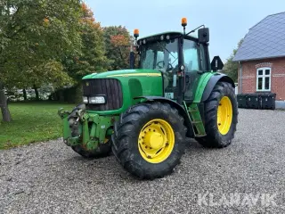 Traktor John Deere 6820