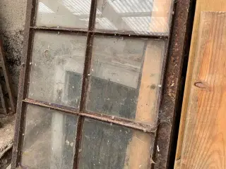 Støbejerns vinduer