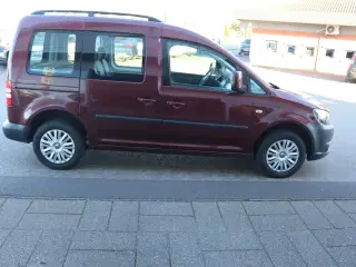 VW Caddy 1,6 TDi 102 Trendline DSG