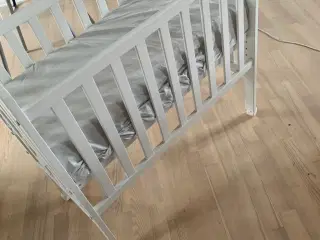 Bedside crib