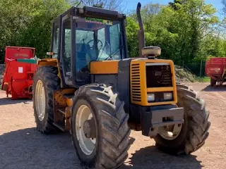 Renault 120-14 traktor