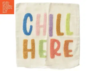 Dekorativ pude med 'Chill Here' tekst (str. 40x41 cm)
