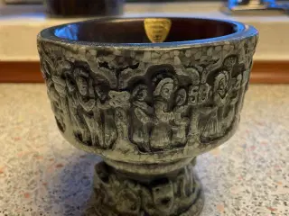 Kopi af døbefont lavet i bornholmsk keramik 