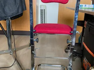 En harmonika stol /trolley