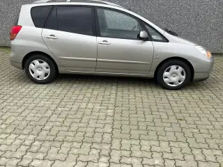 Toyota corolla verso sælges