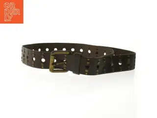 Brun bælte med metalnitter fra WHITE STUFF (str. 100 cm)