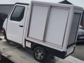 Kabinescooter BACH Cargo med luge i v-side og bag