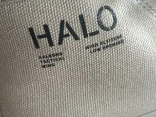 Halo sneakers str.40