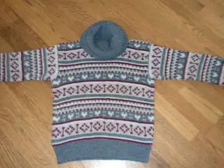 Strik bluser med stor rullekrave  2 stk.