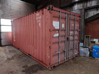 20 fod container med hylder