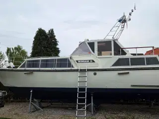 Moonraker 36 Targa – klassisk engelsk motorbåd