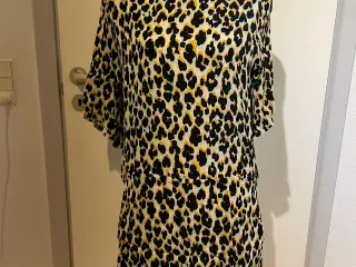 Samsøe Samsøe - leopard kjole