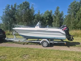 Uttern 5202 motorbåd