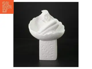 Porcelænsfigur med abstrakt motiv fra Royal Copenhagen (str. 20 cm)