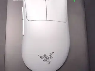 Razer DeathAdder V3 Pro Hvid med Superglide Glass 