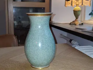 Antik krakele vase