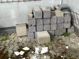 Gratis leca blokke og div til afhentning 