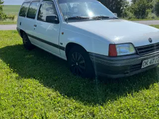 Opel kadett E