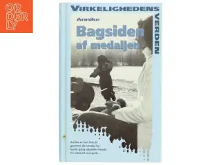 Bagsiden af medaljen af Annike (Bog)