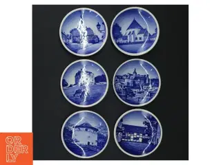 Sæt med 6 dekorative porcelænsplatter (str. Ø. 8,5 cm) fra Aluminia