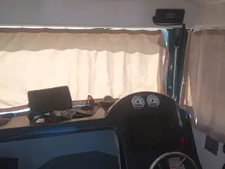 Quicksilver 555 Pilot House 