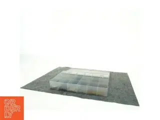 Opbevaringsboks med perler og smykkefremstillingsmaterialer (str. 27x18 cm)