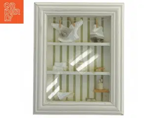 Dekorativ ramme med miniatyrscene (str. 25,5x20 cm)