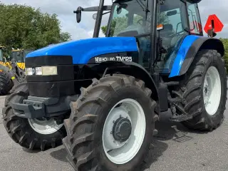 New Holland TM 125 KUN 3600 TIMER OG AFFJEDRET KABINE!