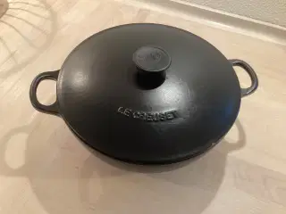 Fin sort Le Creuset støbejerns stegegryde m. Låg