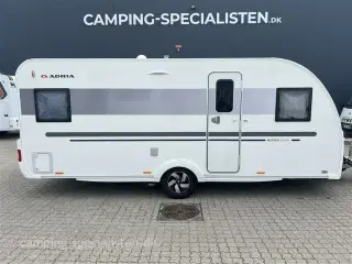 2020 - Adria Adora 522 UP   2020 Adria Adora 522 UP - Se den hos Camping-Specialisten i Silkeborg