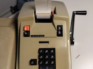 Gammel jaguar mekanisk regnemaskine