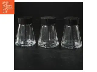 Sæt med 3 krydderiglas med sorte låg fra Rosendahl (str. 9x7 cm)