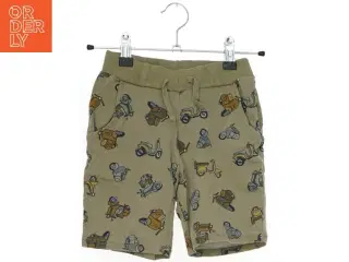 Shorts med scooter-mønster fra Name It (str. 110)