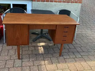 Teaktræs kommode