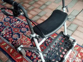 ROLLATOR-- REHAFORUM MIDEKAL-- SØLV FARVET