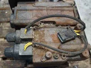Case 8010 Hydraulikpumpe 86638315