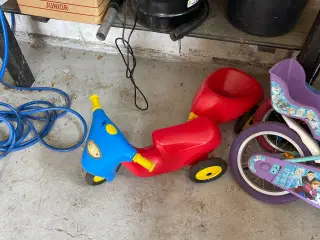 2 cykler og 1 3 hjuler med vogn 