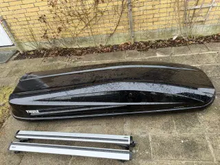 Thule tagboks med tagbøjler
