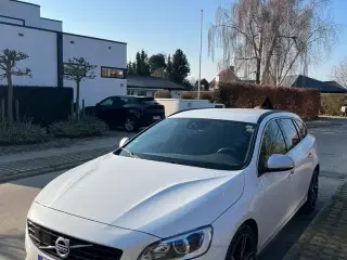 Volvo V60 2,0 T4 190 R-Design aut.