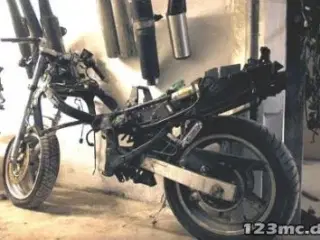 Suzuki GSX 600 F