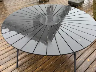 Stort flot havebord - uden stole. 