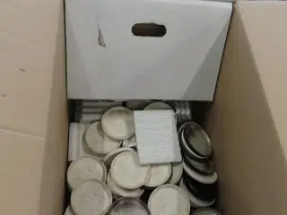 Diverse serveringsfade af sten