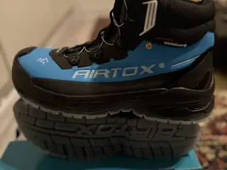 Lidt blandet Nye Airtox støvler, arbejdsvest mm.