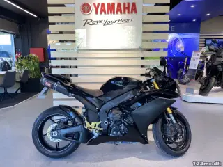 Yamaha YZF R1