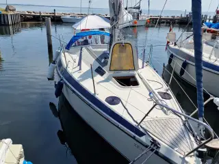 Dejlig sejlklar sejlbåd med 5 sovepladser