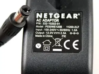 NETGEAR P030WE120B strømforsyning 12V= 2.5A