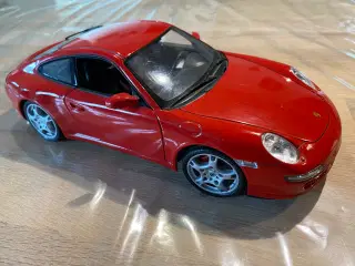 Porsche 911 Carrera S, skala 1:18