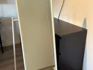 IKEA spejl med stativ – billigt!