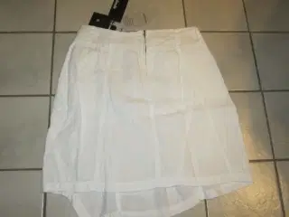 Hvid Nederdel m Lommer