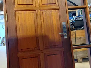 Mahogni dør